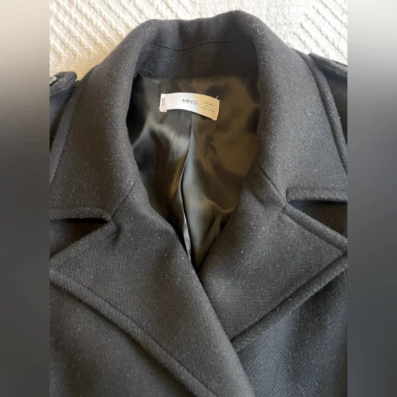 NWOT - Mango - Women's Deep Navy Peacoat with Boxy / Cropped Modern shape - Picture 2 of 12